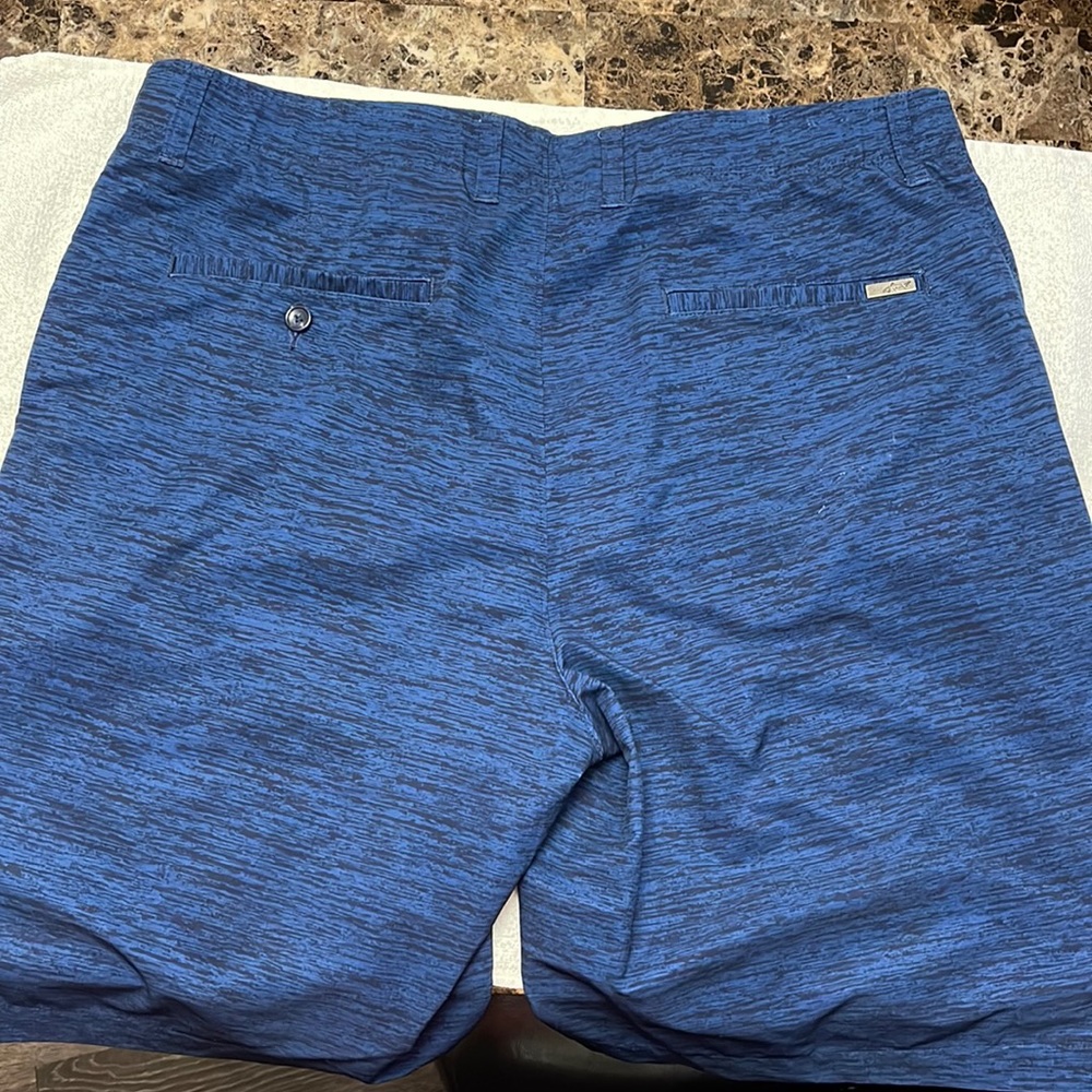 Men’s Greg Norman Golf Shorts. Navy Blue Size 36 Waist